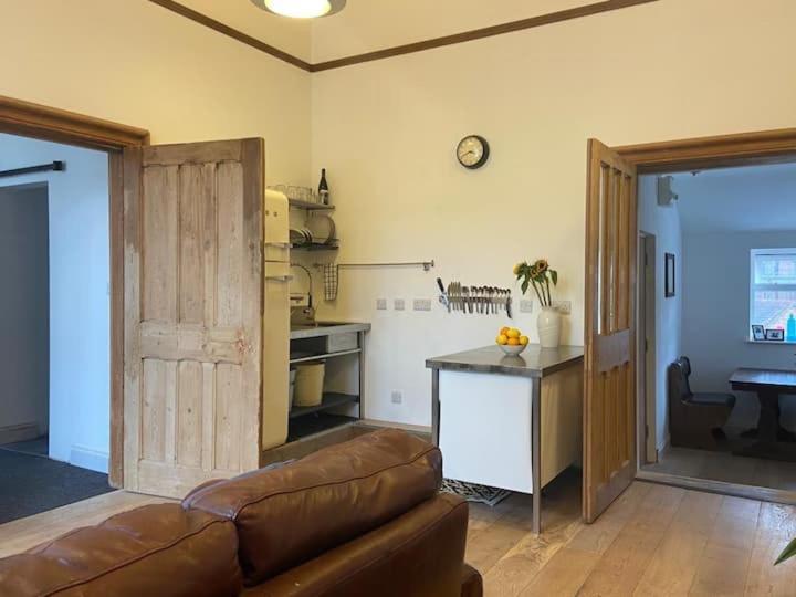 Bank House Apartments Stafford Town Centre Екстериор снимка