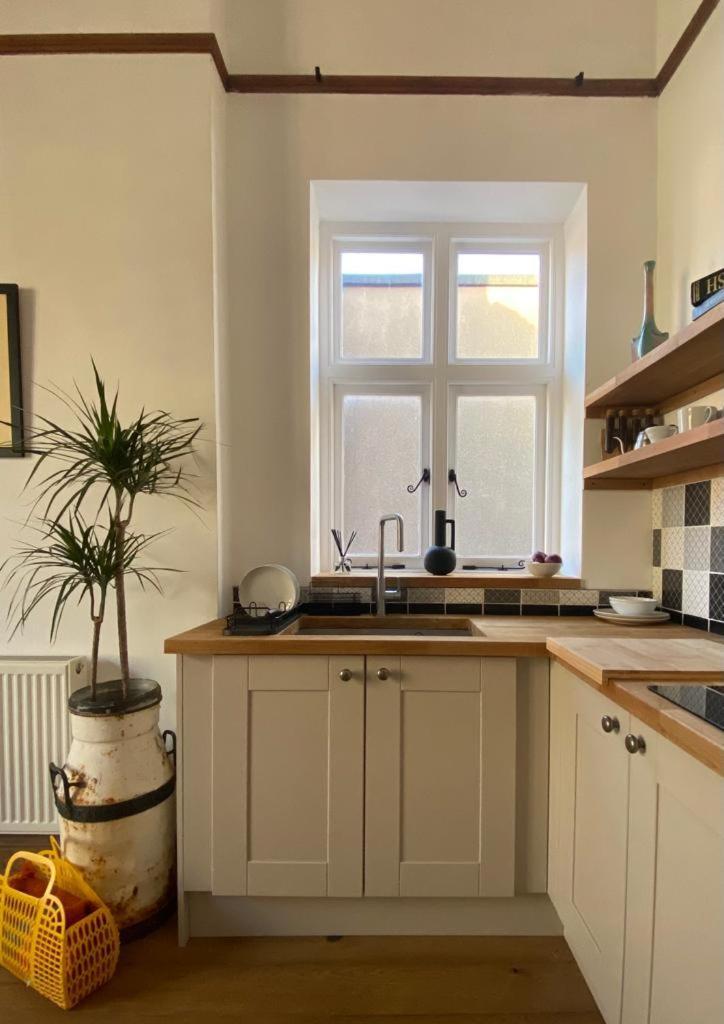 Bank House Apartments Stafford Town Centre Екстериор снимка